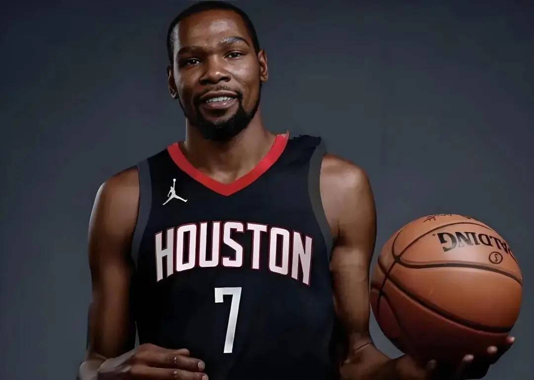 kaiyun-加拿大队观众热烈欢呼！，杜兰特迎来十二赛季出色发挥全场沸腾不已